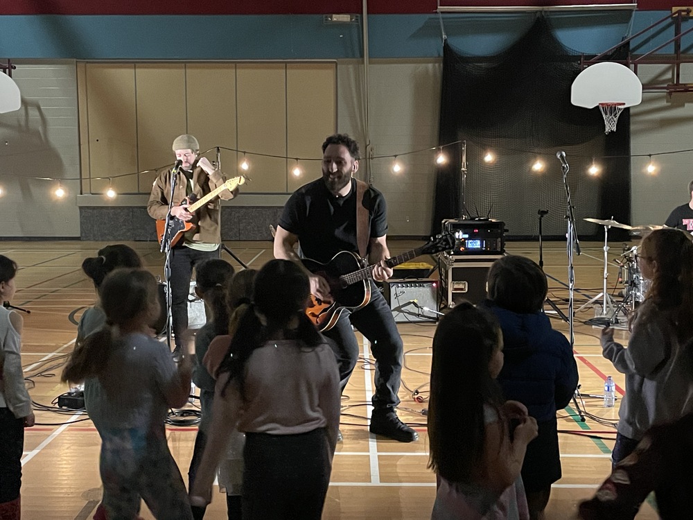 Raphaël Butler fête avec PETL la SPFF! - École Père-Edgar-T.-LeBlanc
